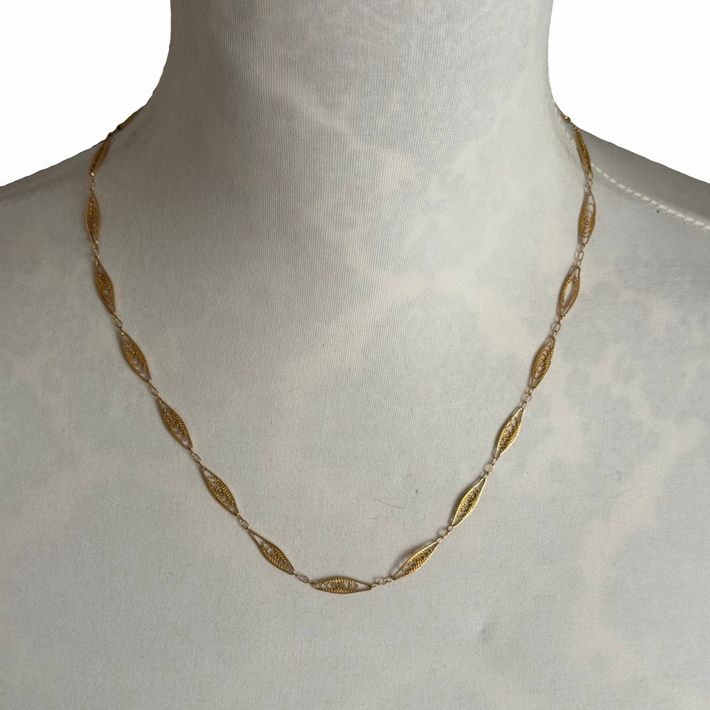 Vintage Trifari Gold Tone Leaf Link Necklace - 19”